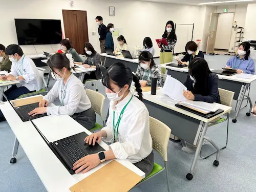 医療機関監修による就職支援を行います。札幌市中央区札幌駅近くの就労継続支援B型事業所です。